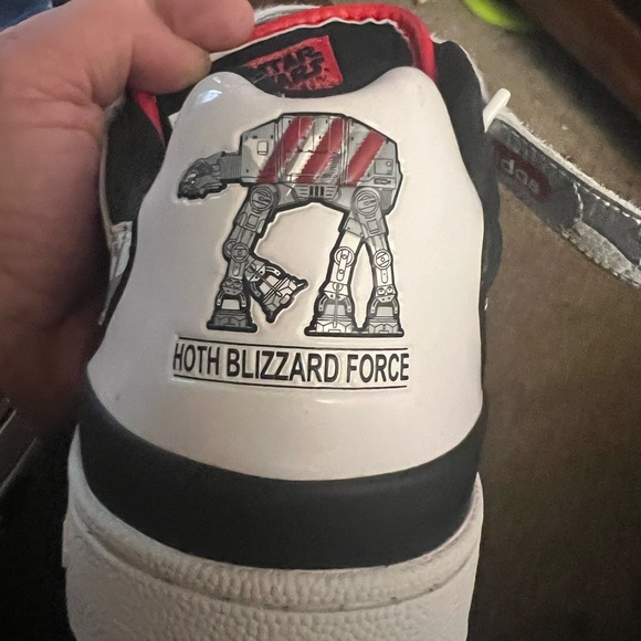 MENS 9.5 ADIDAS STAR WARS FORUM LOW NEW WITH TAGS - Picture 13 of 13